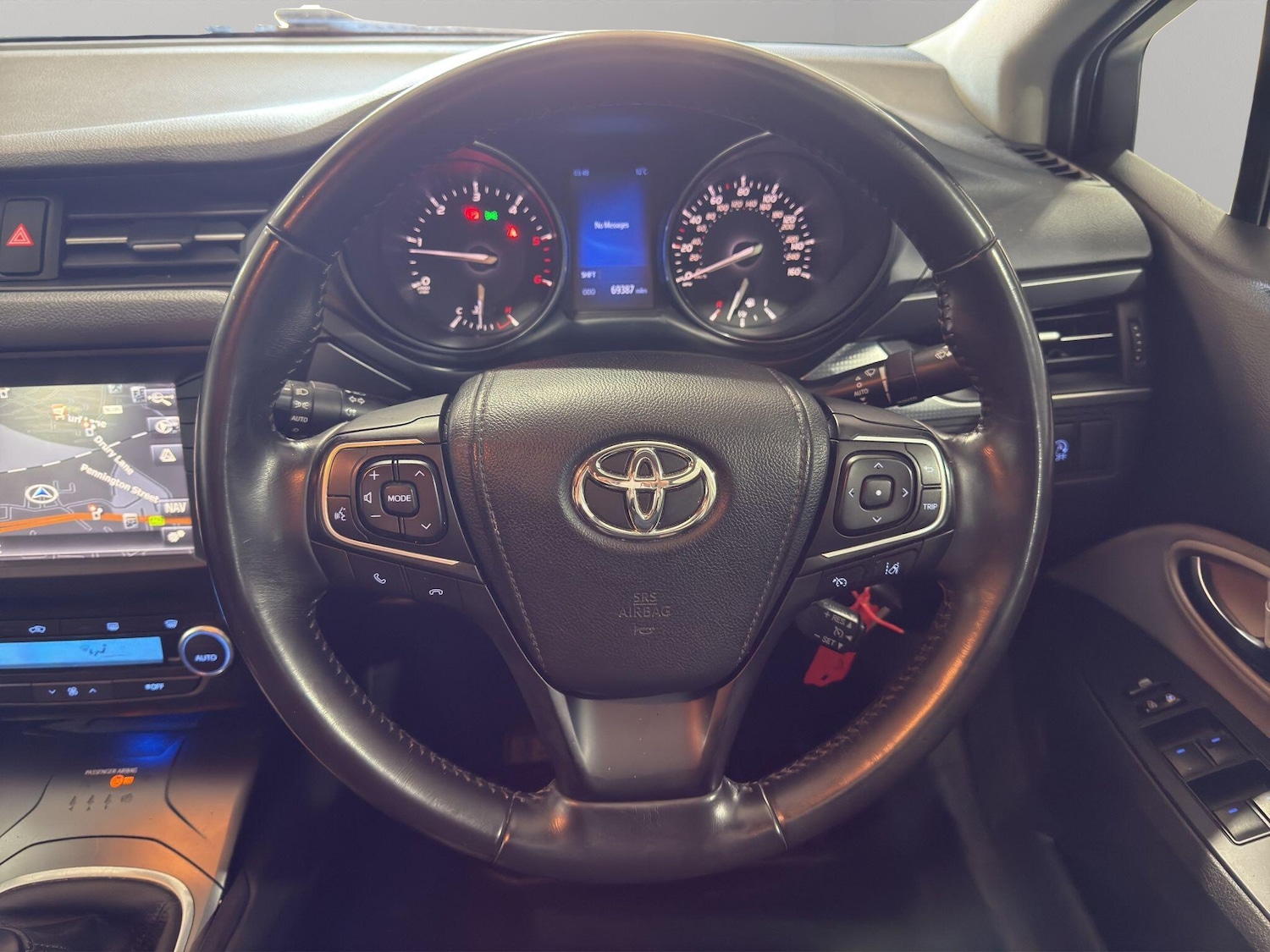 Used Toyota Avensis 2015 for sale - 77549941: Photo 16