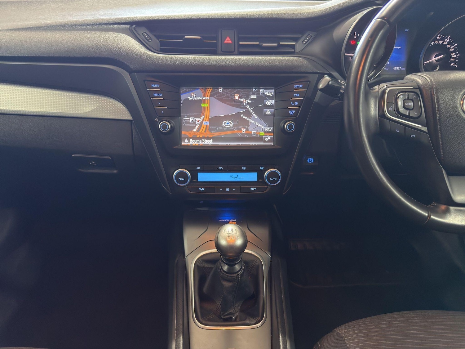 Used Toyota Avensis 2015 for sale - 77549941: Photo 18