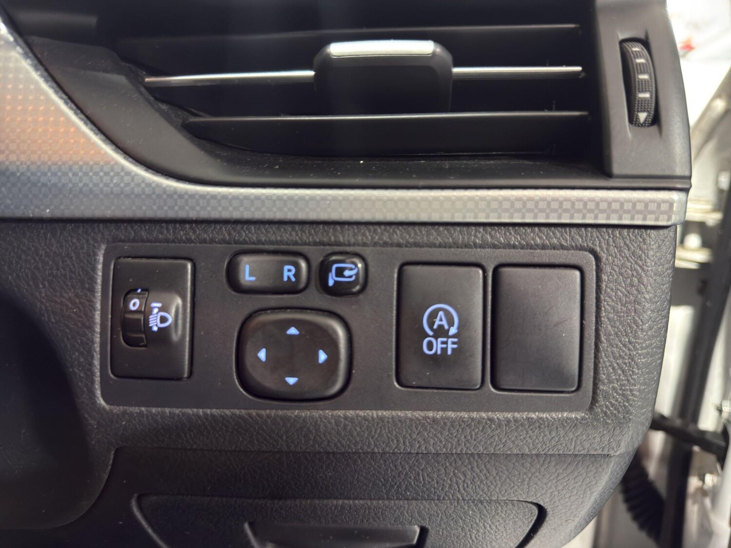 Used Toyota Avensis 2015 for sale - 77549941: Photo 27