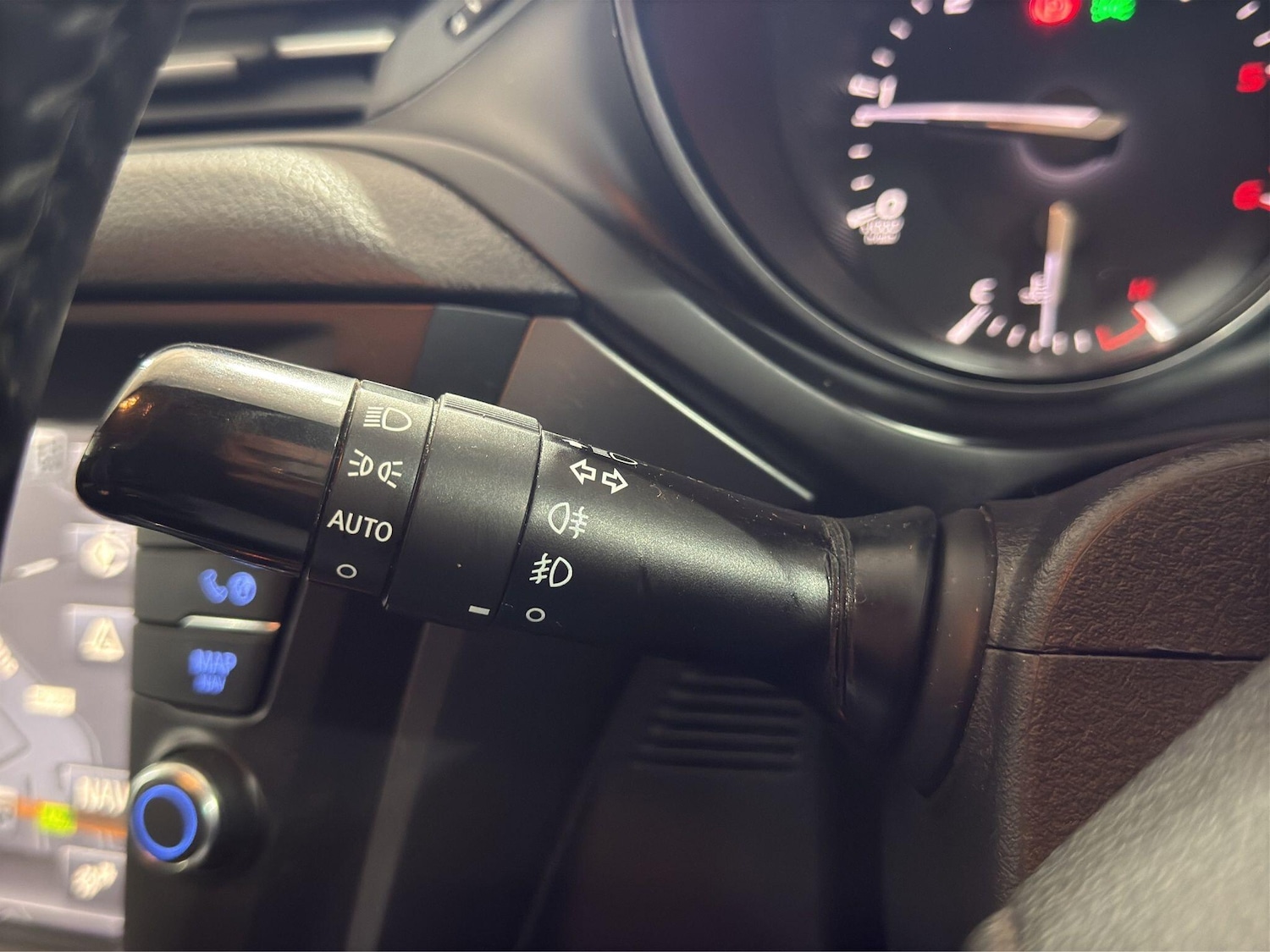 Used Toyota Avensis 2015 for sale - 77549941: Photo 36