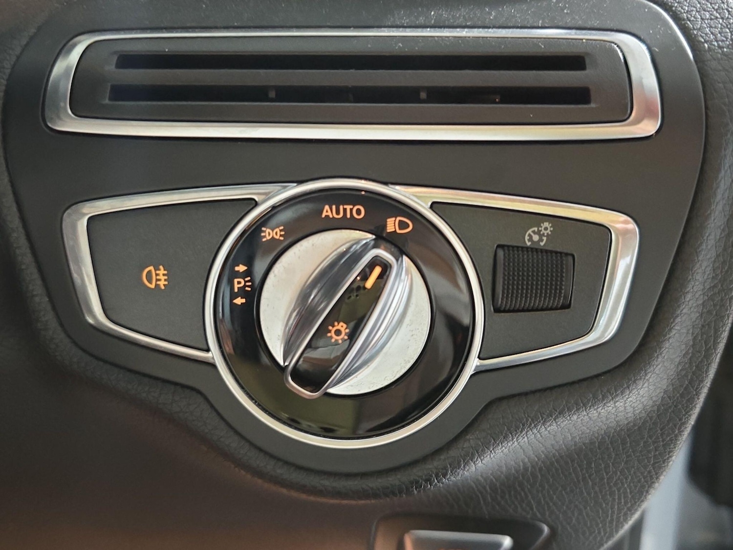 Used Mercedes-Benz C Class 2015 for sale - 76380576: Photo 25