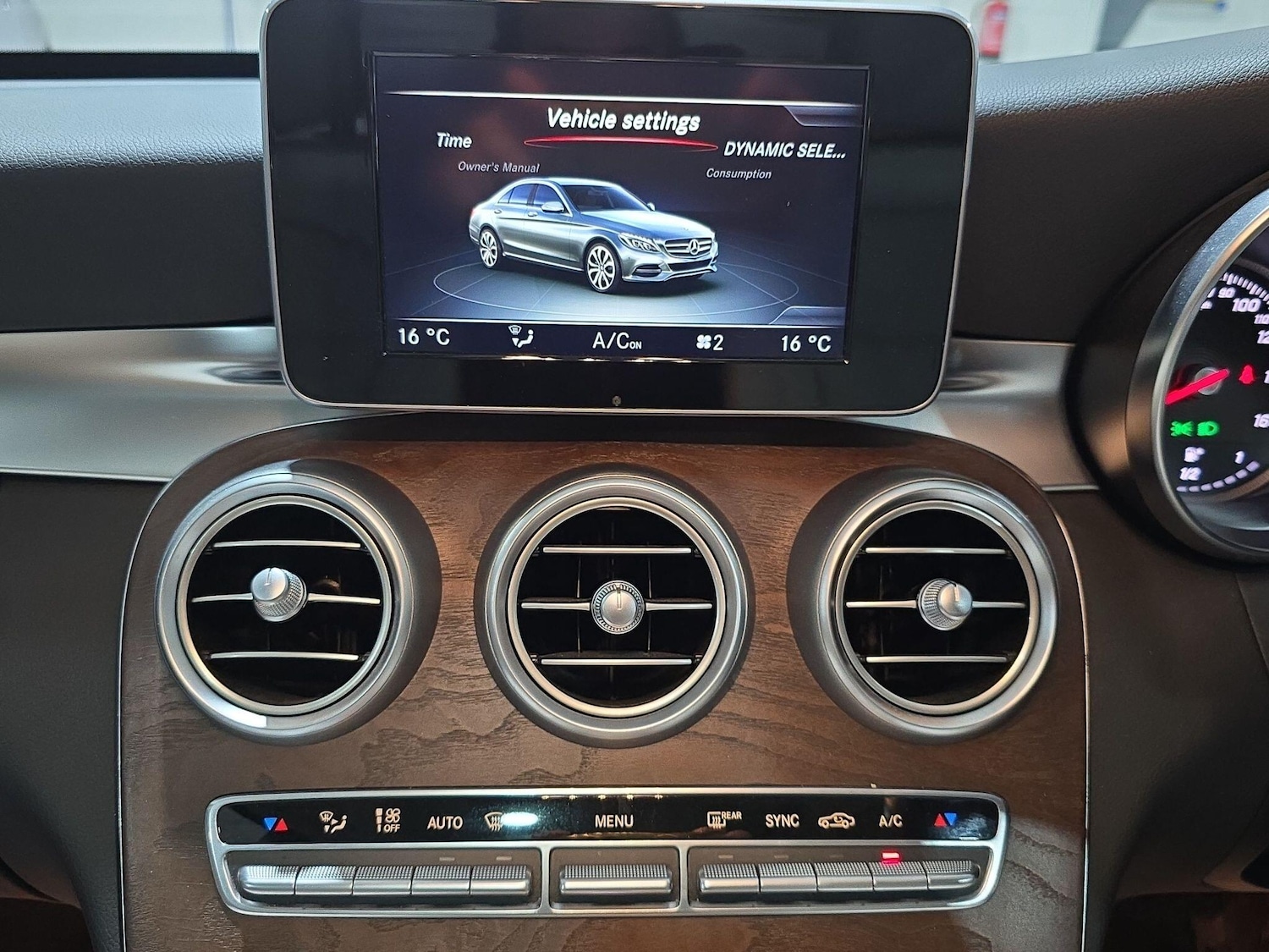 Used Mercedes-Benz C Class 2015 for sale - 76380576: Photo 31