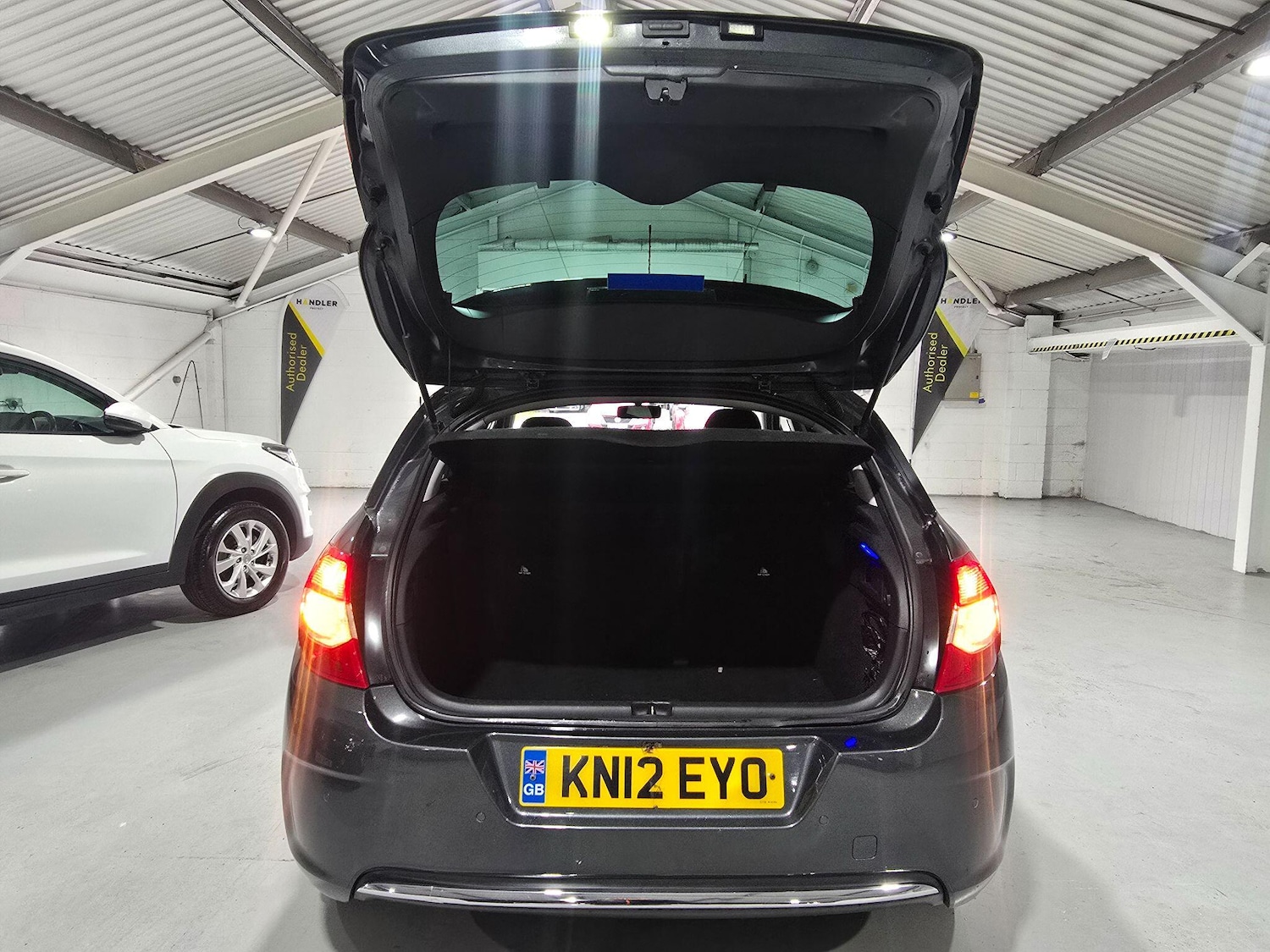 Used Citroen DS3 2012 for sale - 76283917: Photo 8