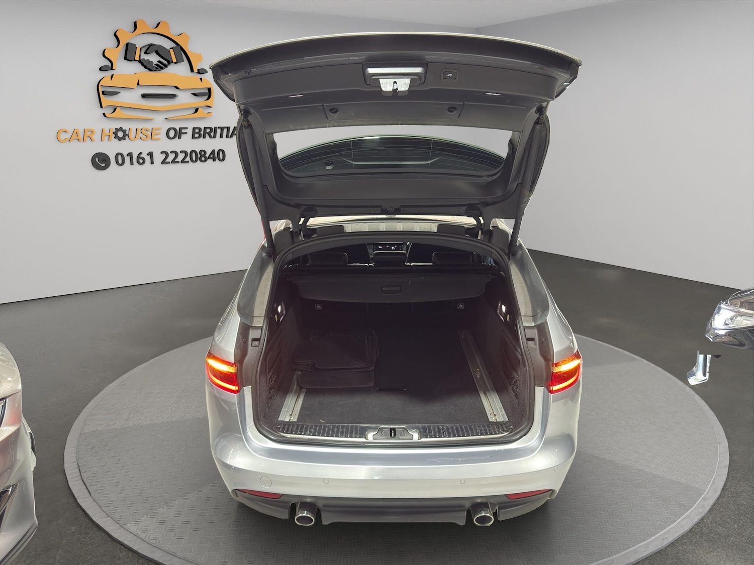 Used Jaguar XF 2018 for sale - 77754181: Photo 10