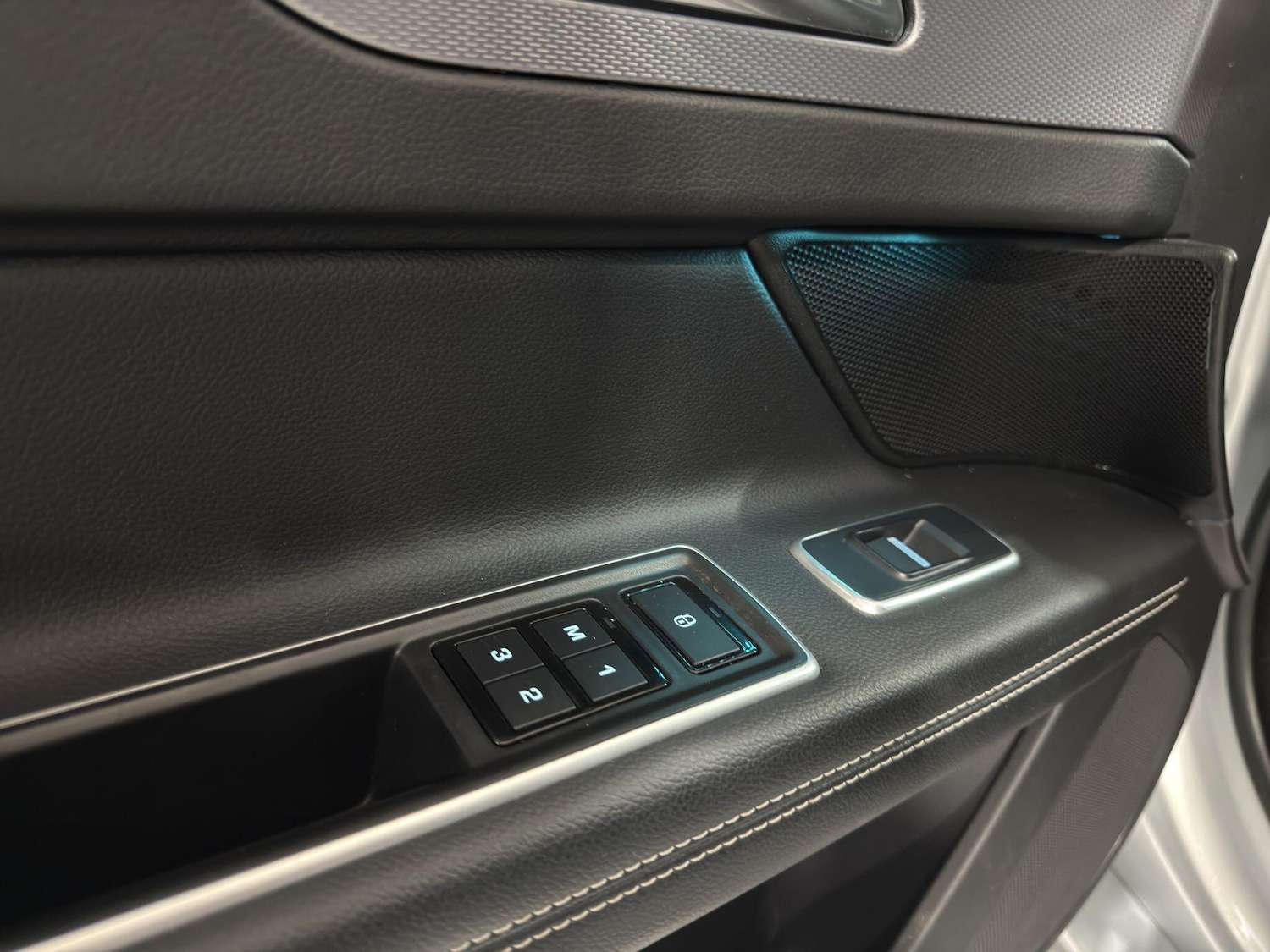 Used Jaguar XF 2018 for sale - 77754181: Photo 32