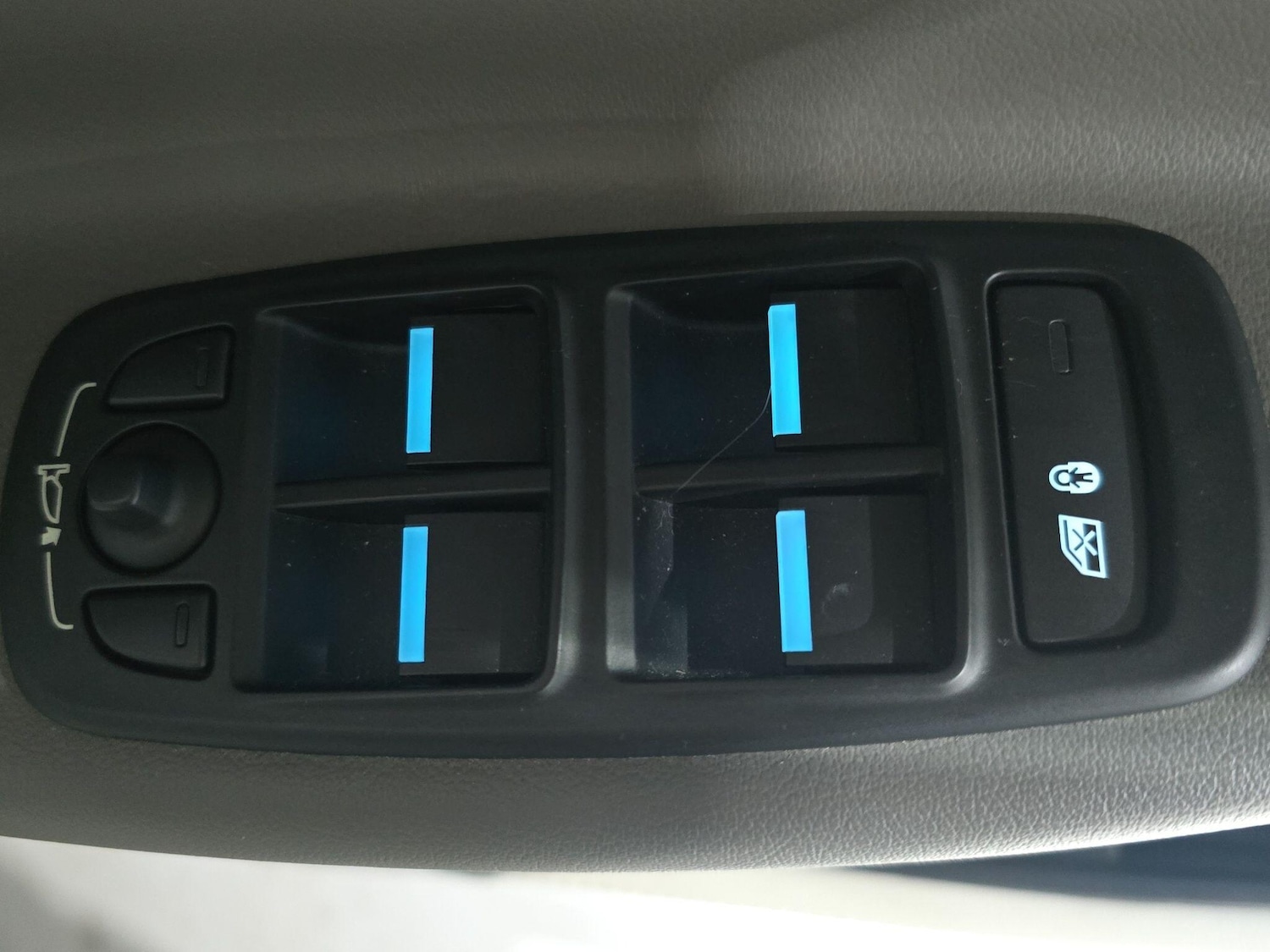 Used Jaguar XE 2017 for sale - 76953057: Photo 28