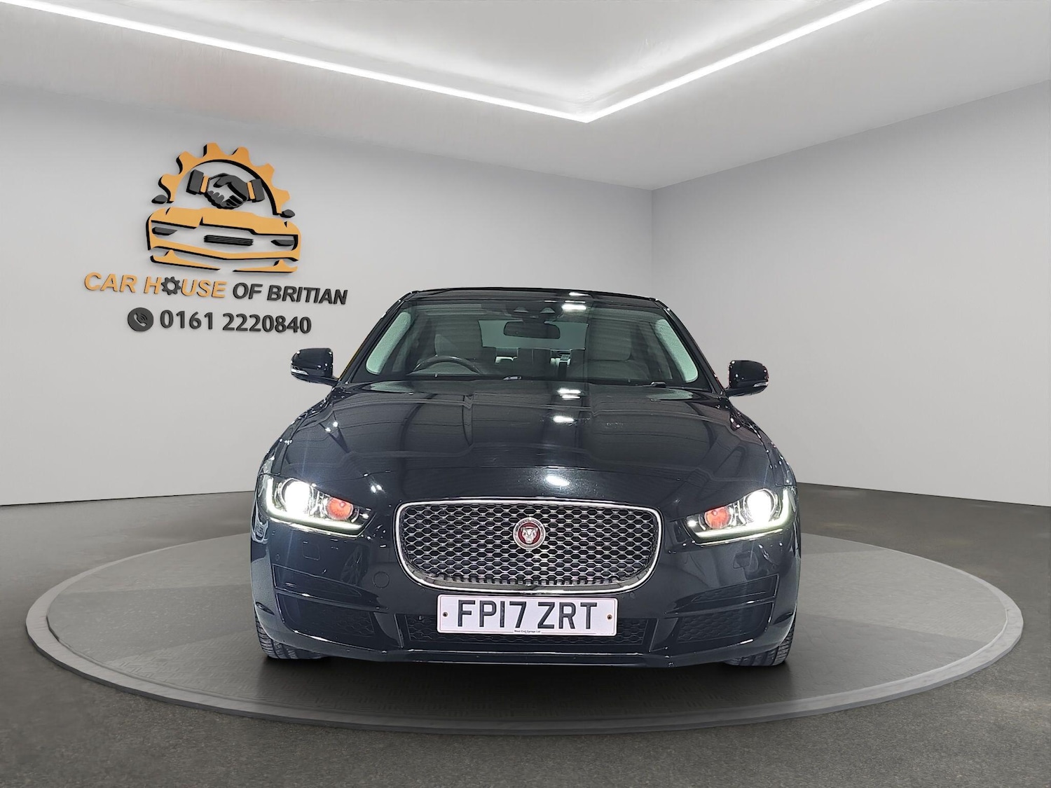 Used Jaguar XE 2017 for sale - 76953057: Photo 3