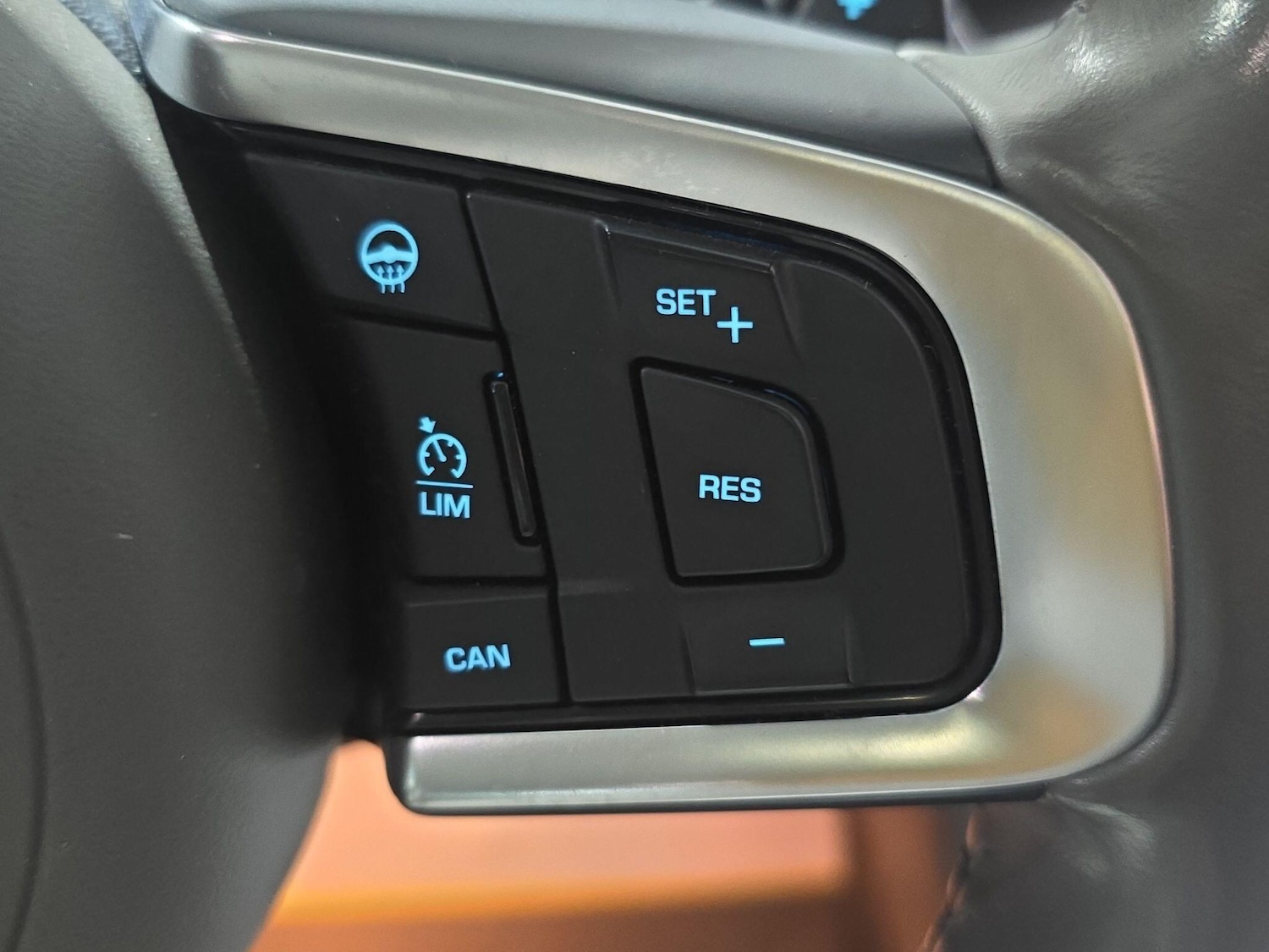 Used Jaguar XE 2017 for sale - 76953057: Photo 31