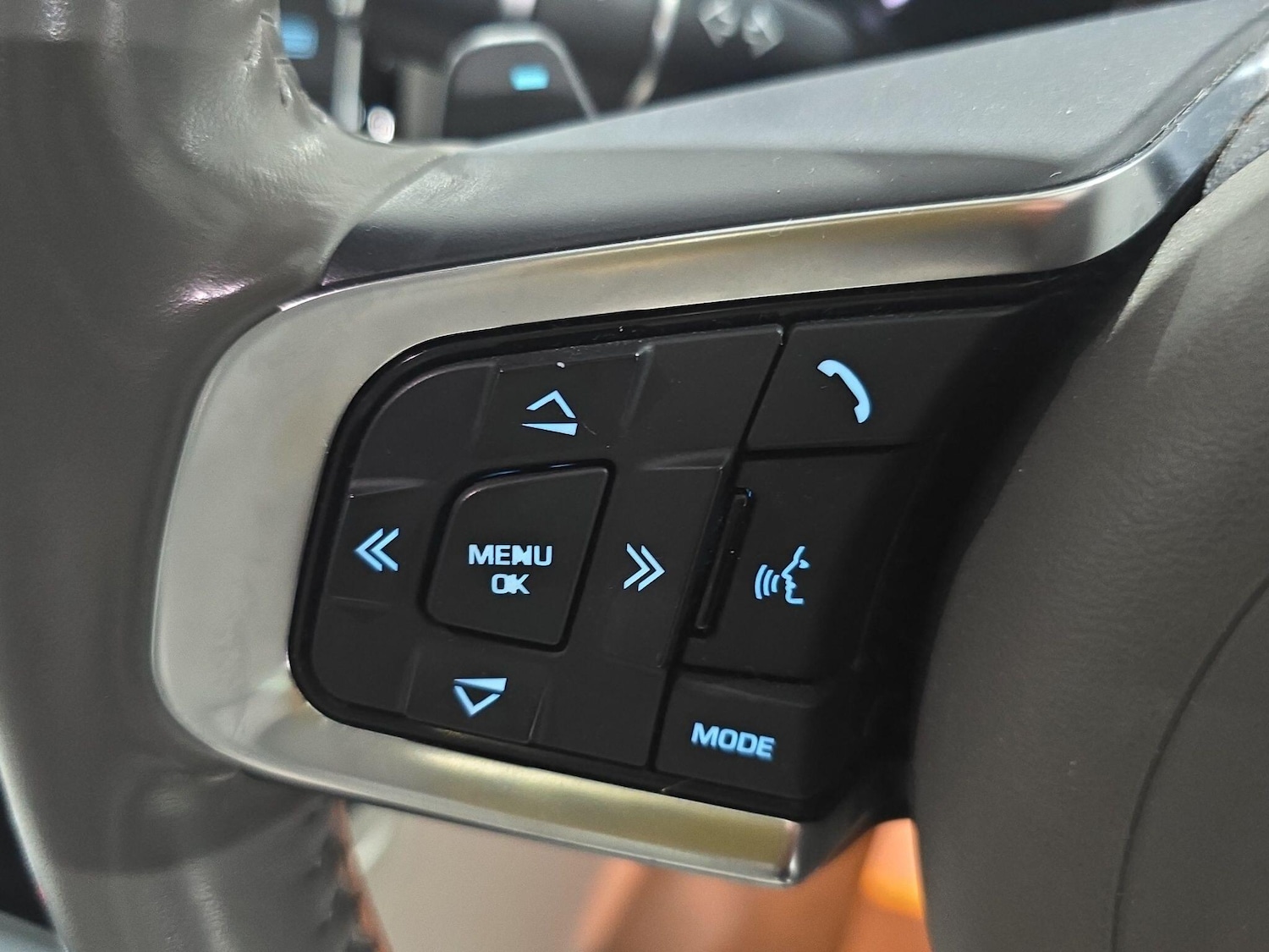 Used Jaguar XE 2017 for sale - 76953057: Photo 32