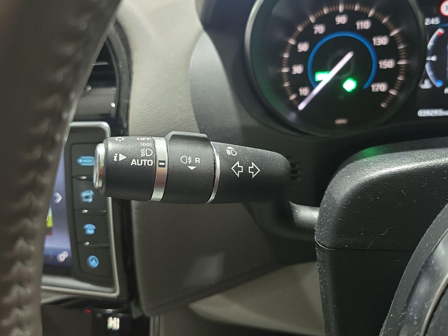 Used Jaguar XE 2017 for sale - 76953057: Photo 36