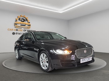 Used Jaguar XE 2017 for sale - 76953057: Photo
