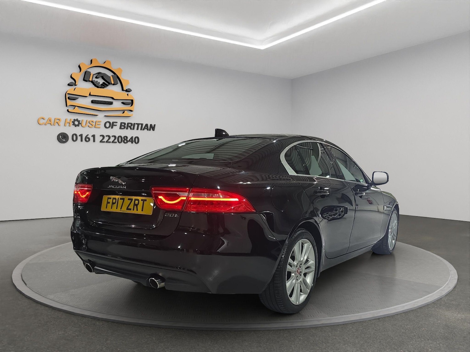 Used Jaguar XE 2017 for sale - 76953057: Photo 5