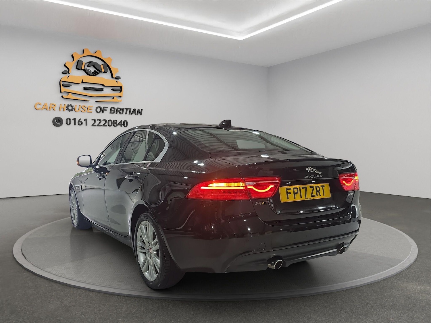 Used Jaguar XE 2017 for sale - 76953057: Photo 7