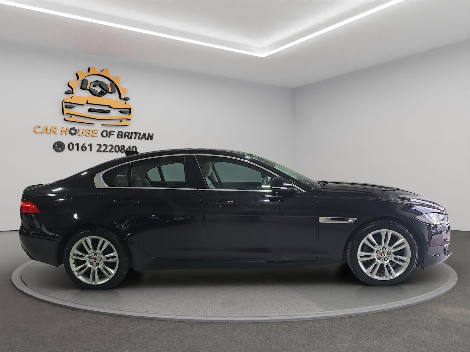 Used Jaguar XE 2017 for sale - 76953057: Photo 9