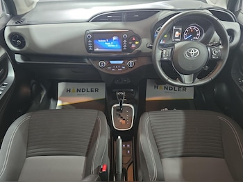 Used Toyota Yaris 2018 for sale - 76152436: Photo