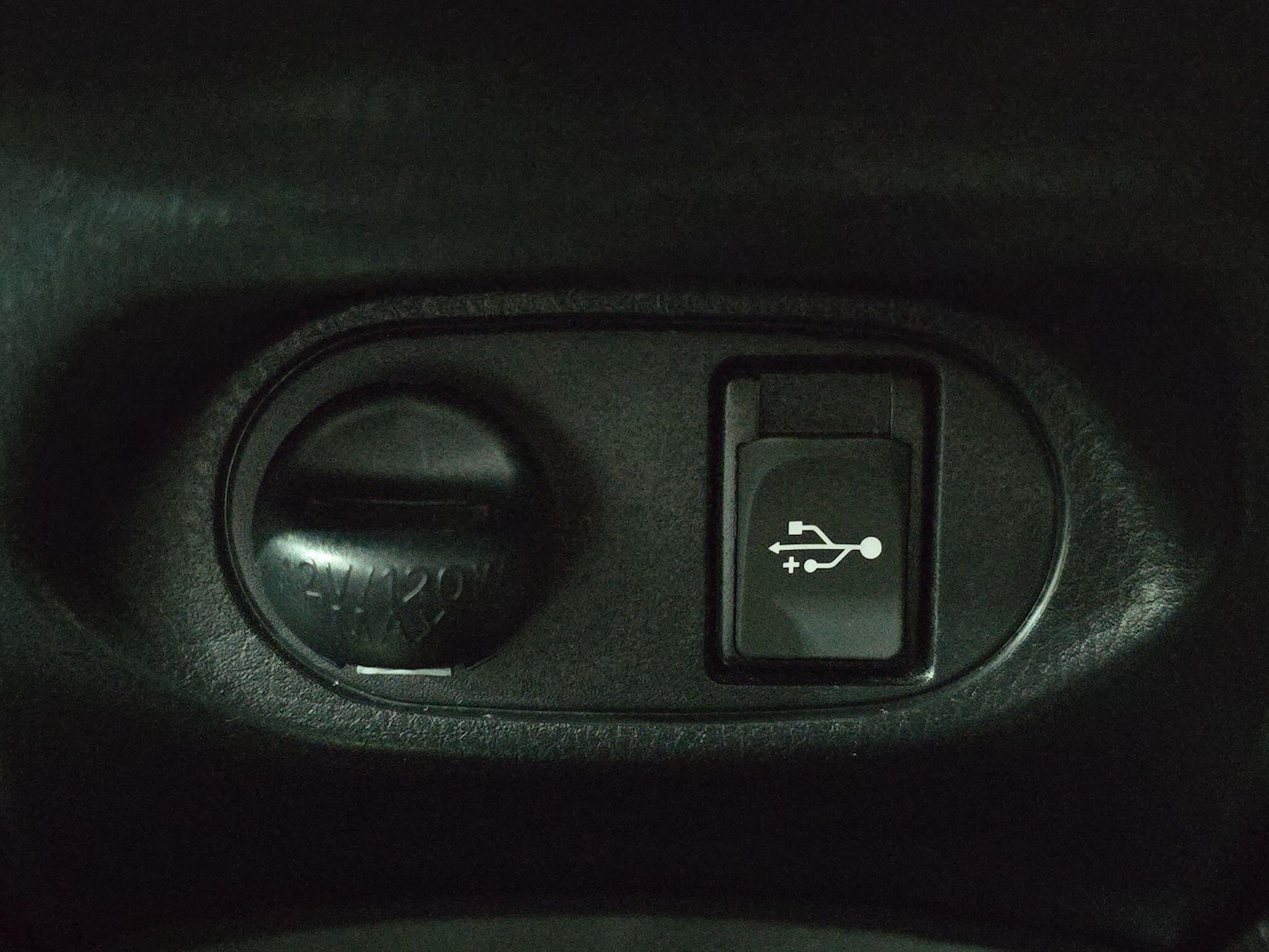 Used Toyota Yaris 2018 for sale - 76152436: Photo 32