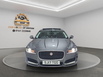 Used Jaguar XF 2017 for sale - 75608812: Photo