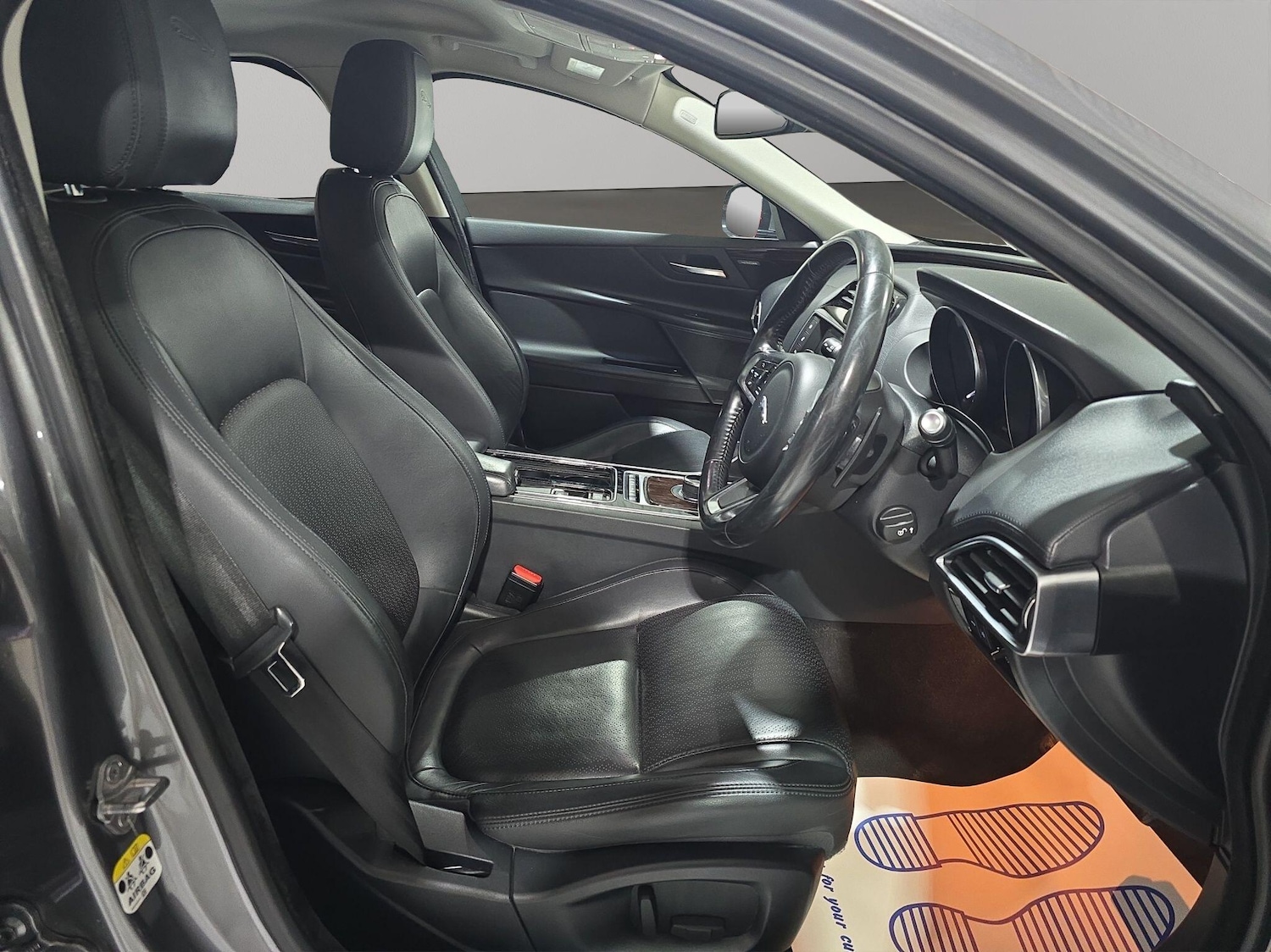 Used Jaguar XE for sale - 76537684: Photo 11