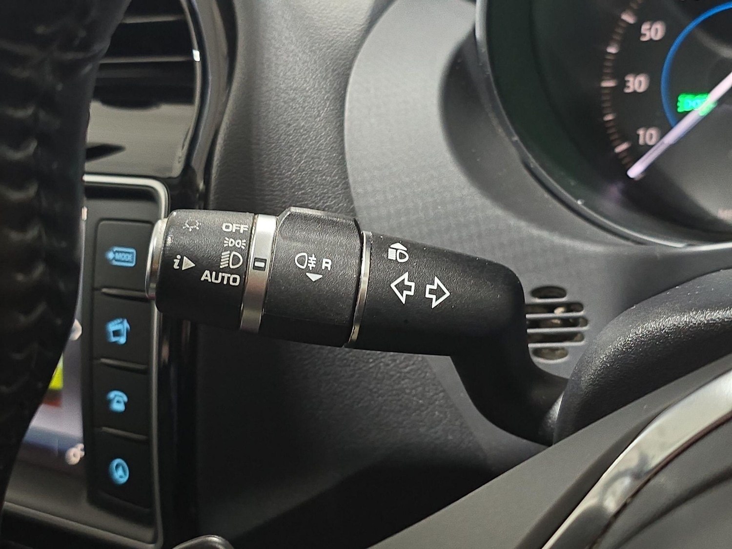 Used Jaguar XE for sale - 76537684: Photo 32