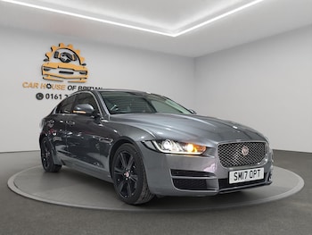 Used Jaguar XE 2017 for sale - 76537684: Photo