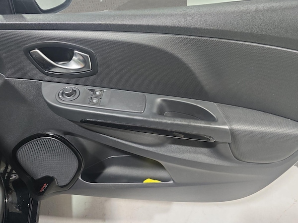 Used Renault Clio 2016 for sale - 76151974: Photo 30