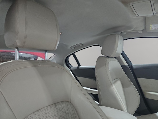 Used Jaguar XE 2017 for sale - 75857360: Photo 10