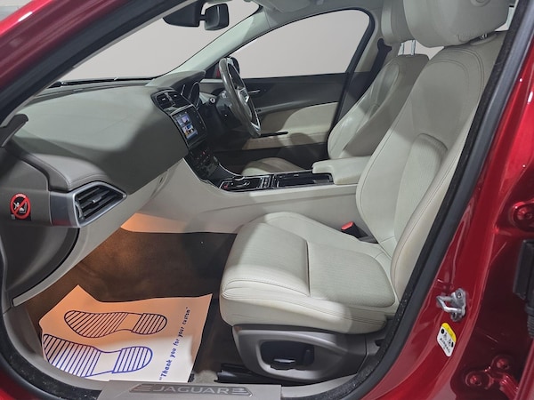 Used Jaguar XE 2017 for sale - 75857360: Photo 11