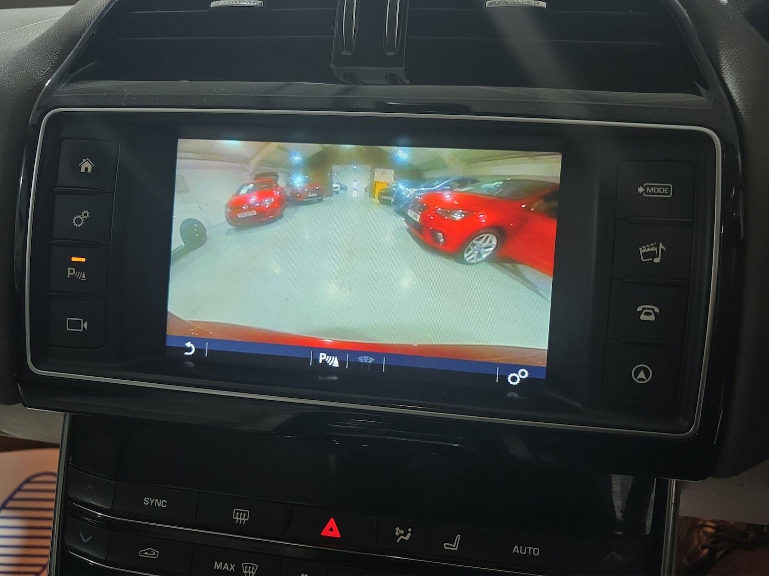 Used Jaguar XE 2017 for sale - 75857360: Photo 18