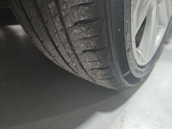 Used Jaguar XE 2017 for sale - 75857360: Photo 32