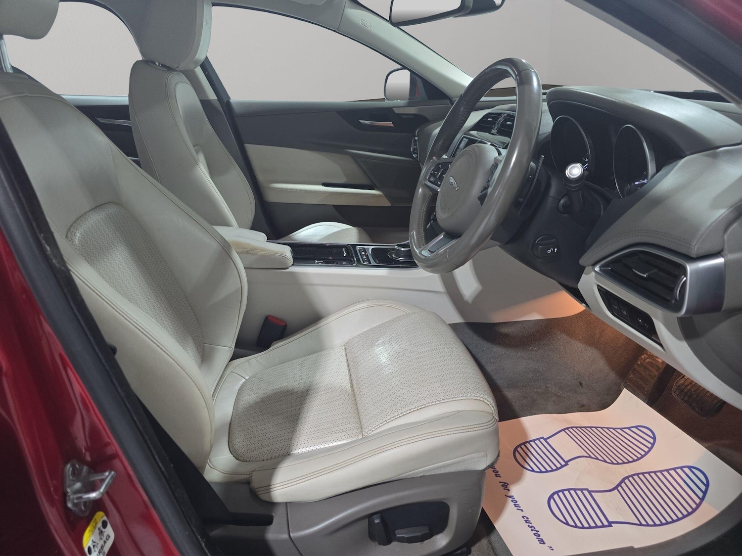 Used Jaguar XE 2017 for sale - 75857360: Photo 9