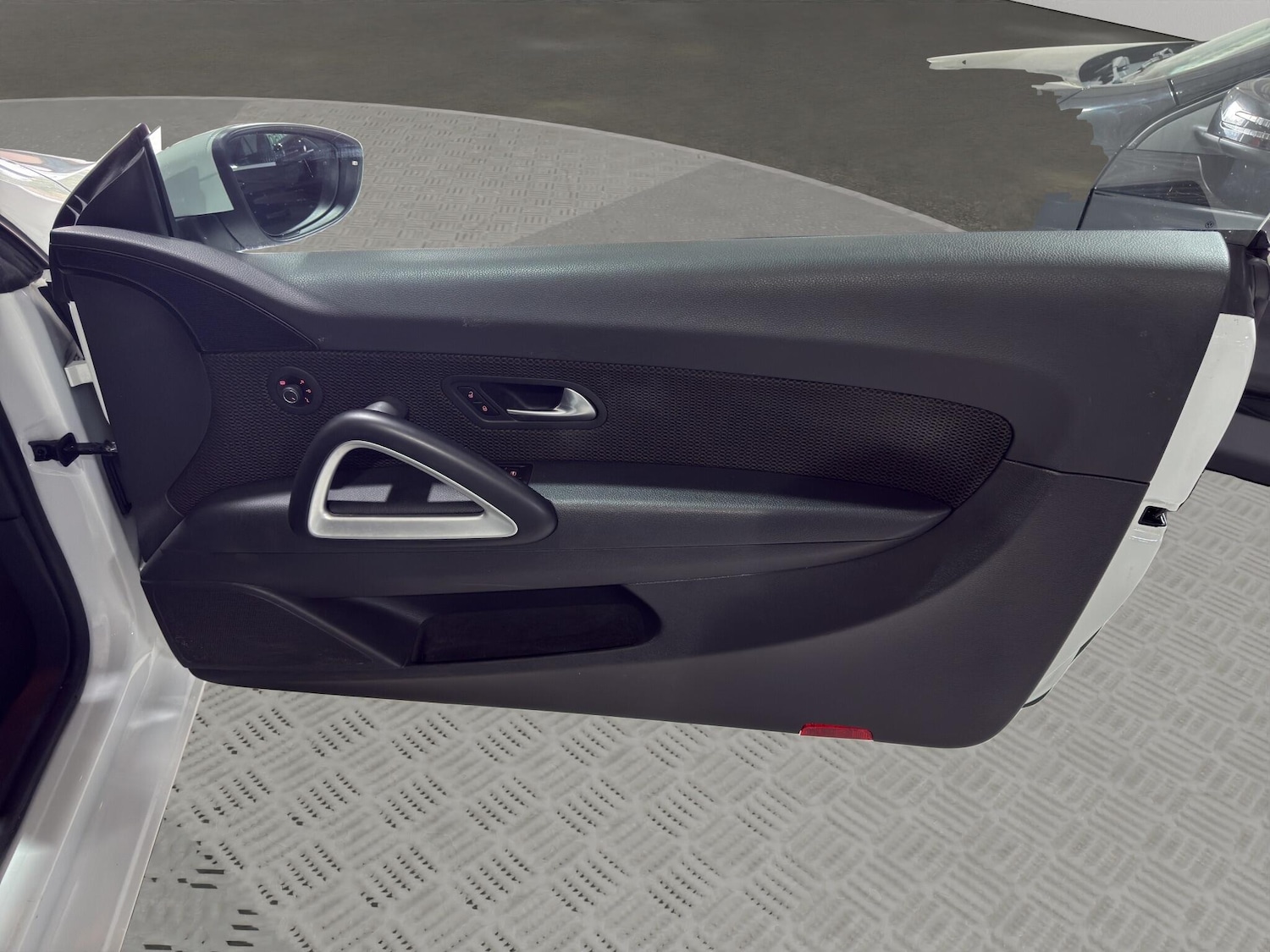 Used Volkswagen Scirocco 2016 for sale - 78058941: Photo 22