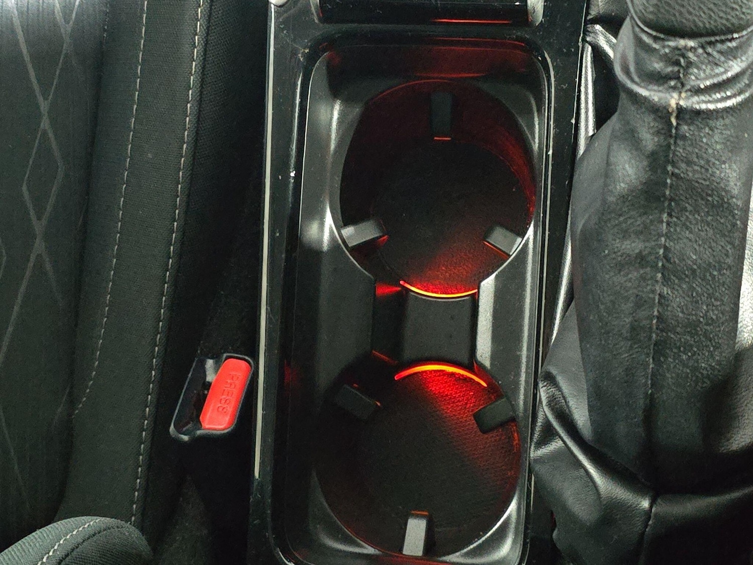 Used Mitsubishi Eclipse Cross 2018 for sale - 76990976: Photo 34