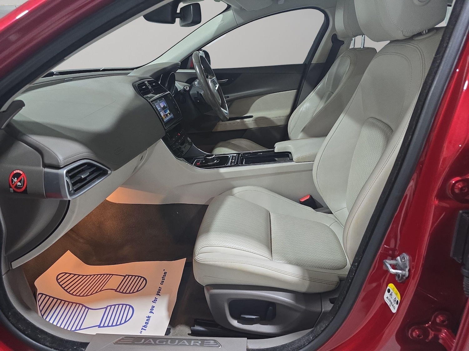 Used Jaguar XE 2017 for sale - 76988350: Photo 11