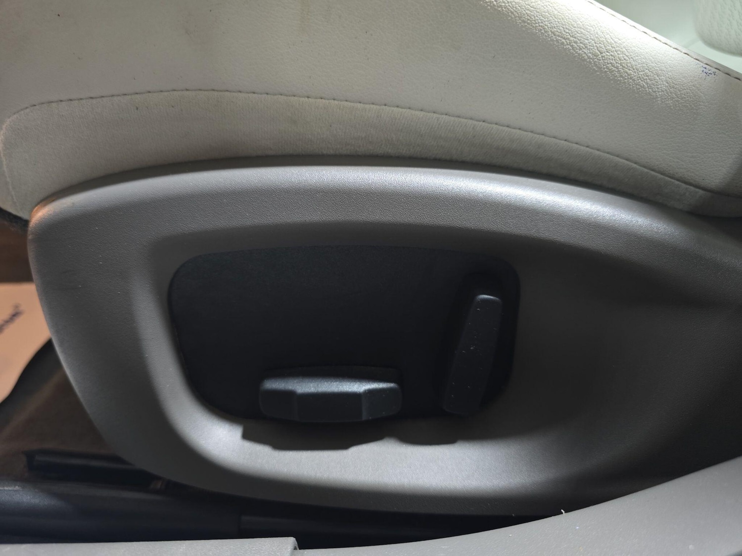 Used Jaguar XE 2017 for sale - 76988350: Photo 23