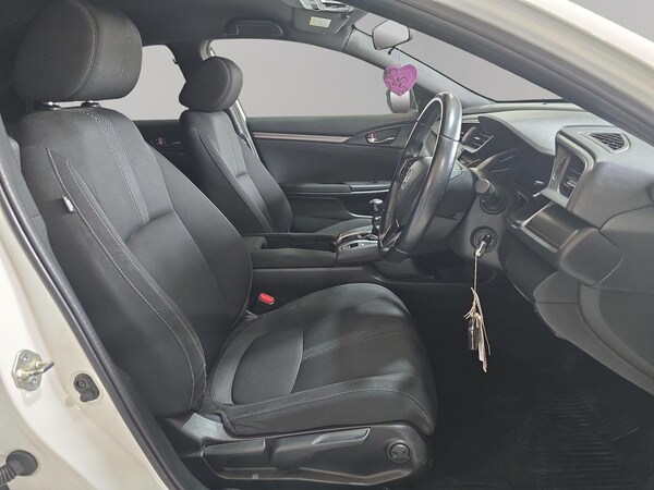 Used Honda Civic 2018 for sale - 74441303: Photo 10