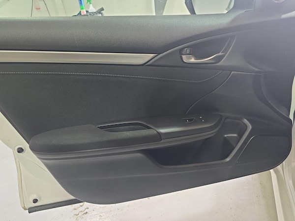 Used Honda Civic 2018 for sale - 74441303: Photo 32