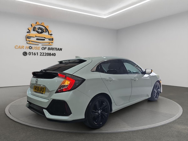 Used Honda Civic 2018 for sale - 74441303: Photo 5