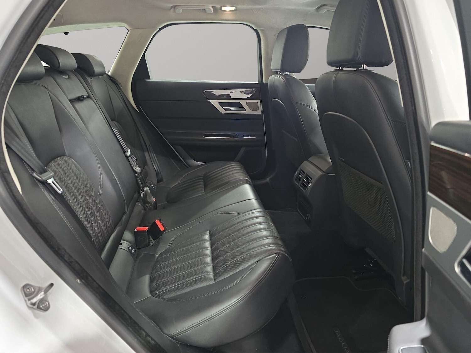 Used Jaguar XF 2018 for sale - 76988501: Photo 14