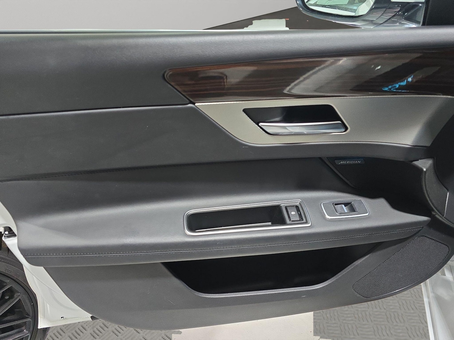 Used Jaguar XF 2018 for sale - 76988501: Photo 27