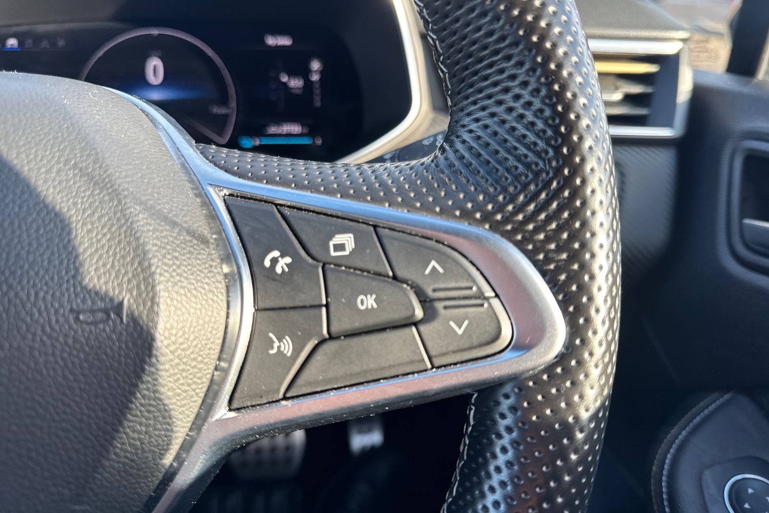 Used Renault Clio 2023 for sale - 76796408: Photo 22