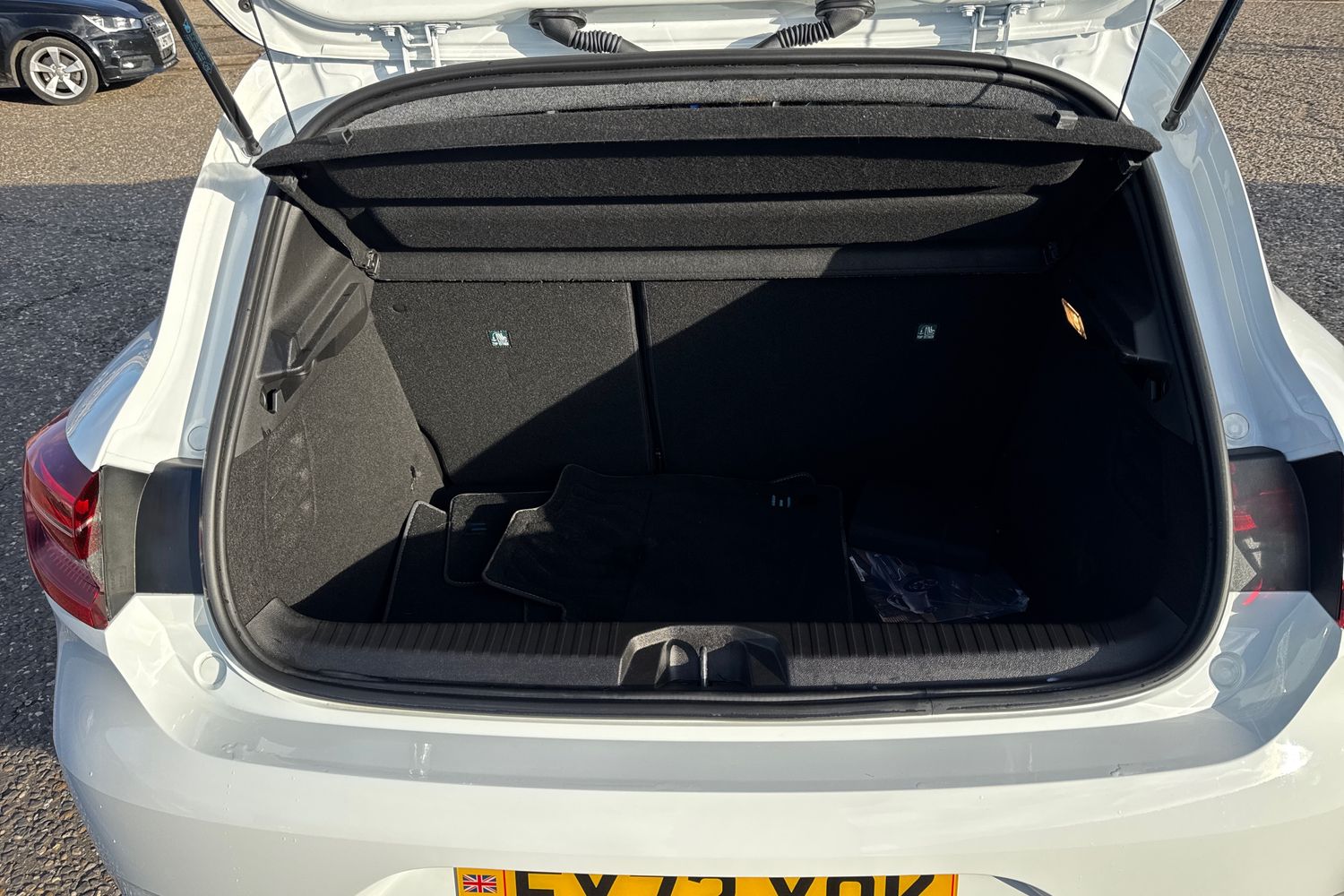 Used Renault Clio 2023 for sale - 76796408: Photo 24