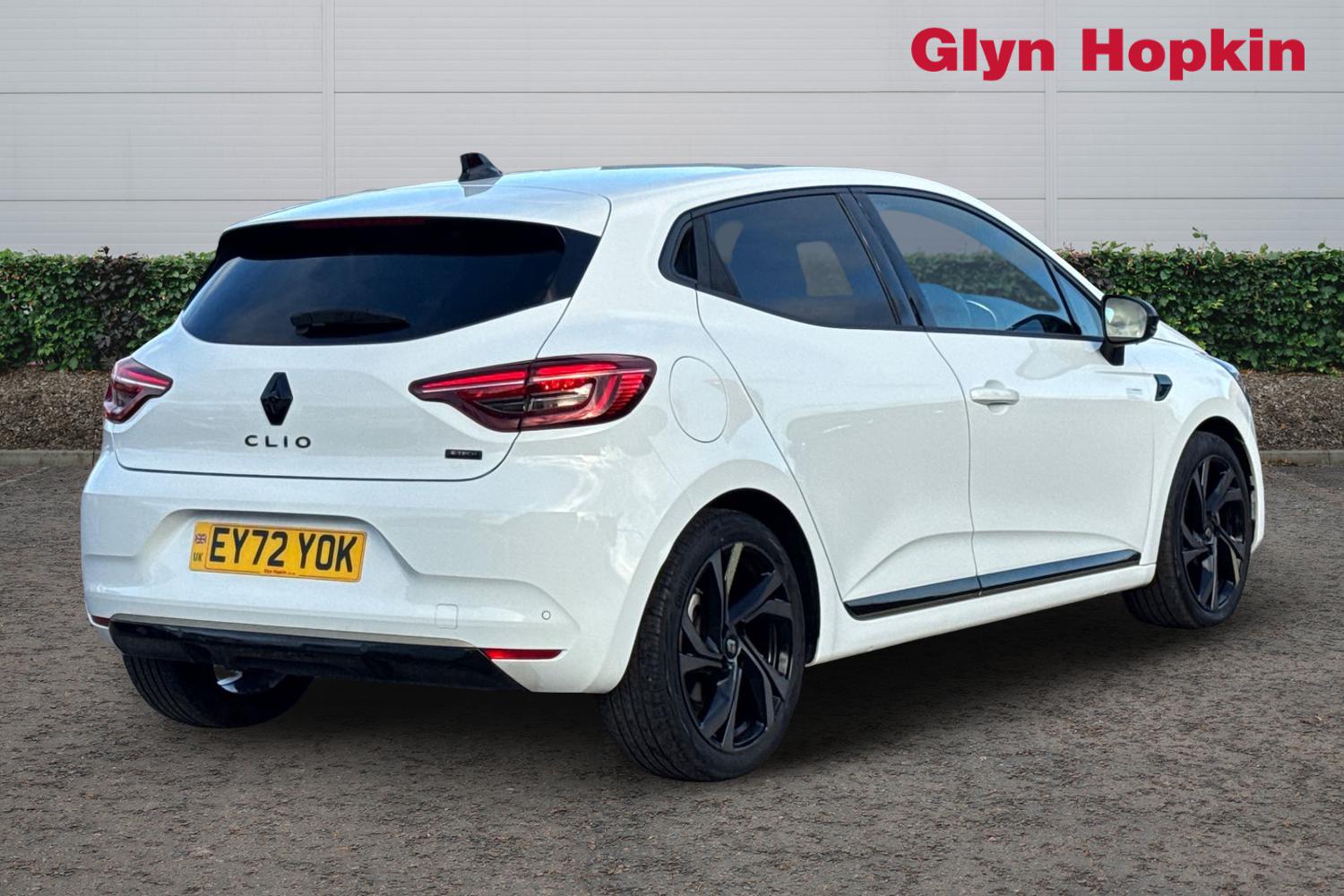 Used Renault Clio 2023 for sale - 76796408: Photo 3