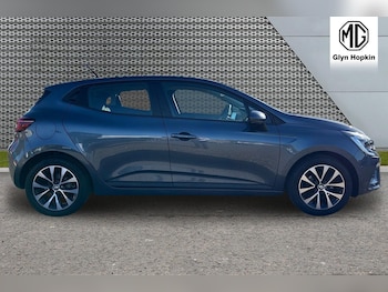 Used Renault Clio 2022 for sale - 76104316: Photo