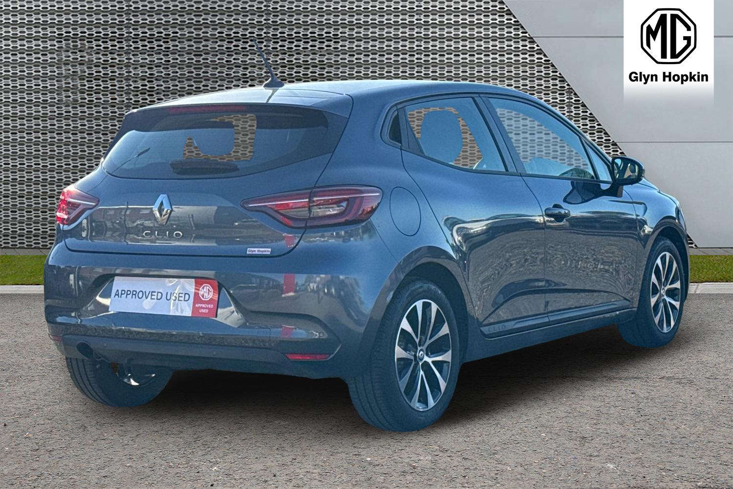 Used Renault Clio 2022 for sale - 76104316: Photo 3