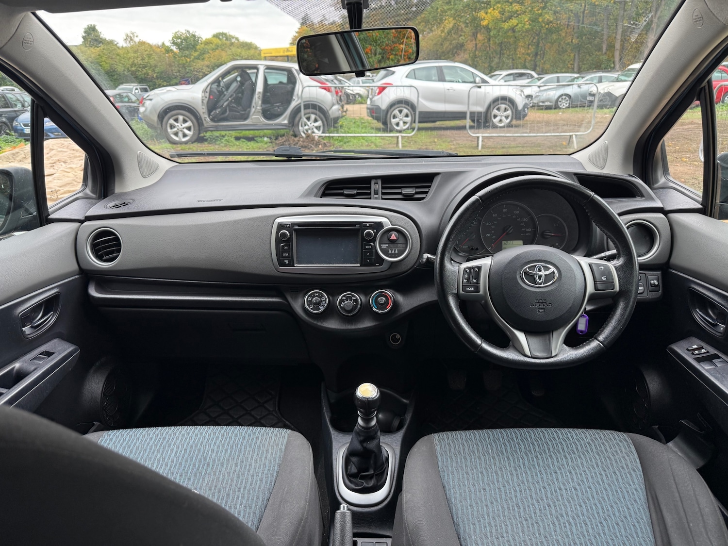 Used Toyota Yaris 2012 for sale - 76571401: Photo 13