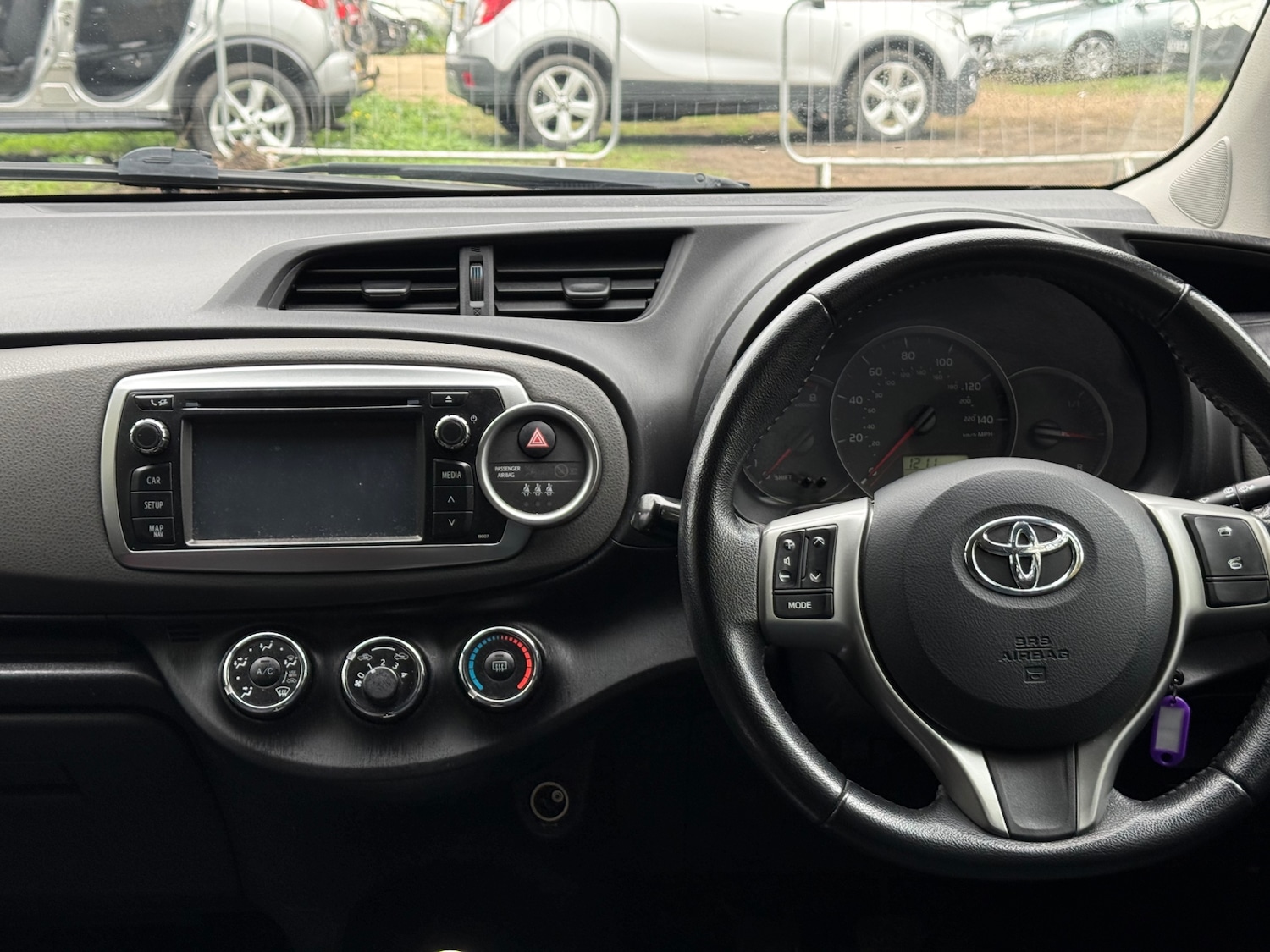 Used Toyota Yaris 2012 for sale - 76571401: Photo 14