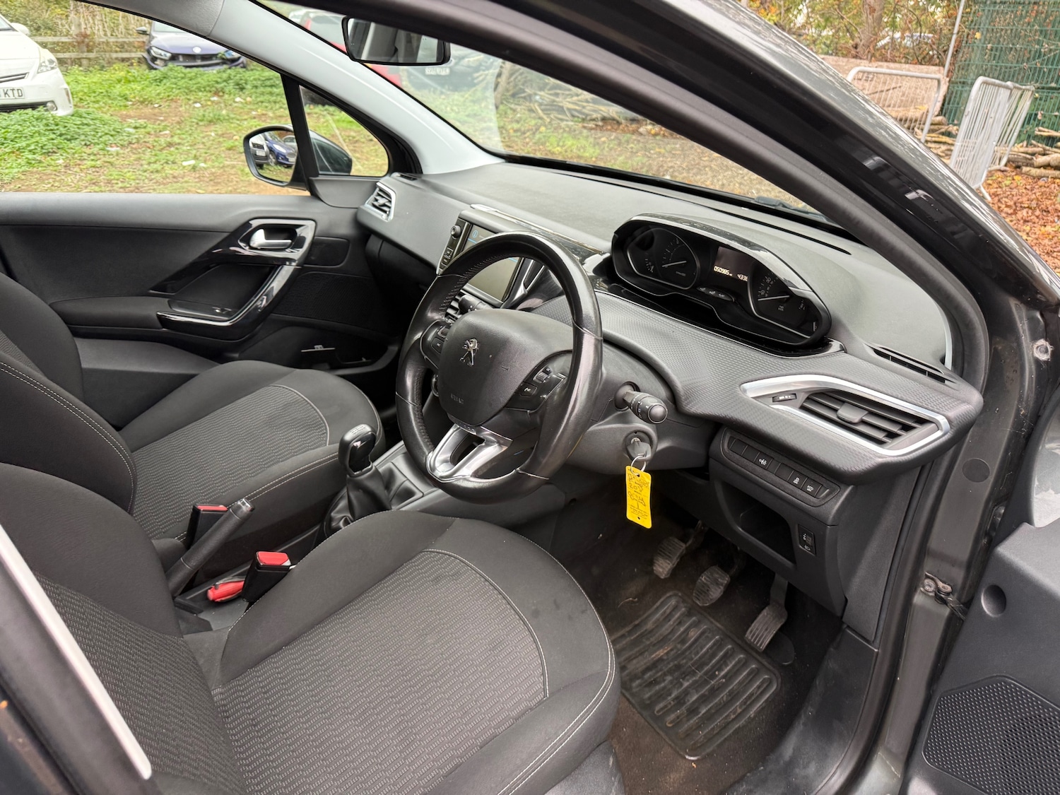 Used Peugeot 208 2017 for sale - 76330295: Photo 19