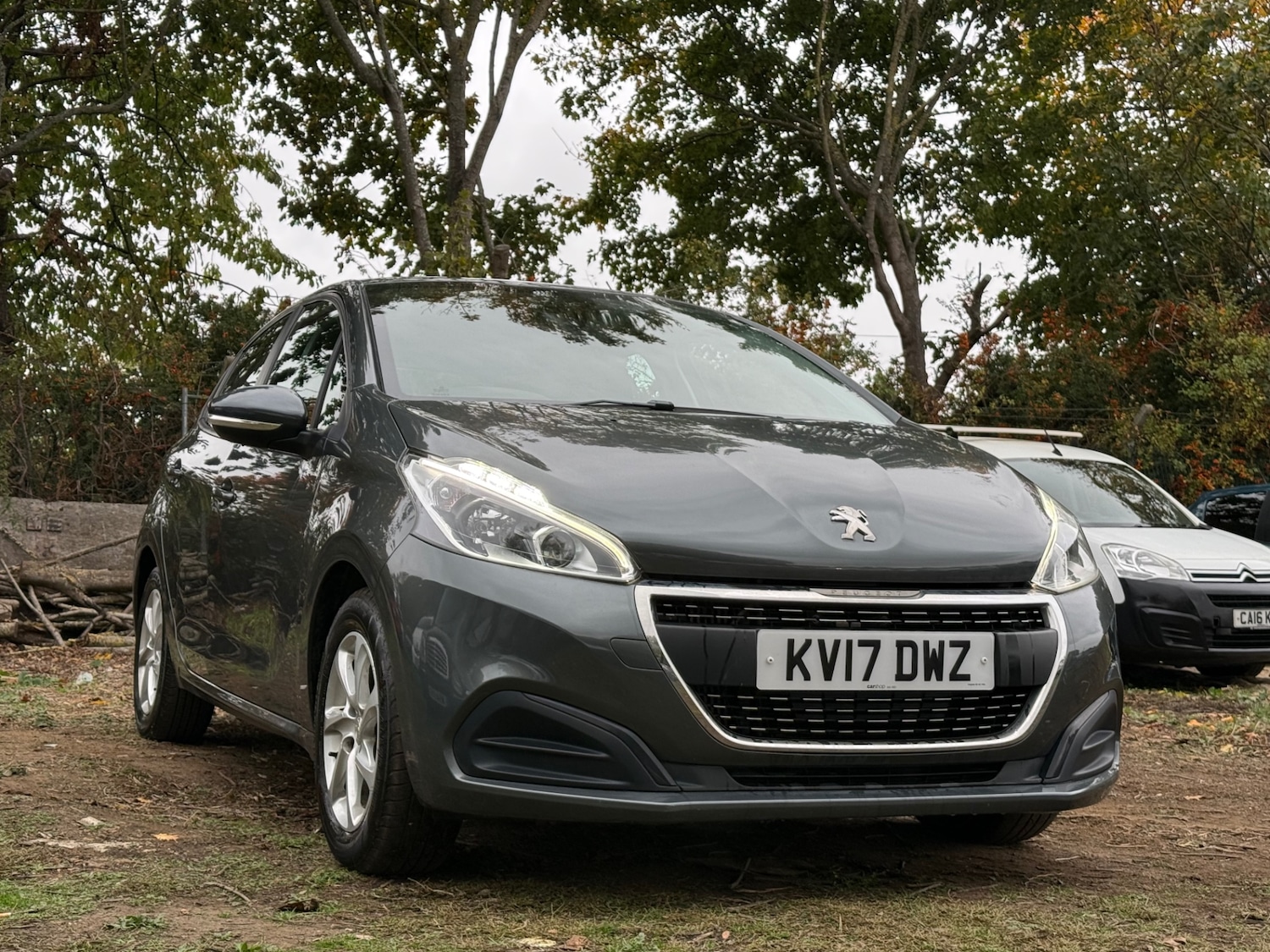 Used Peugeot 208 2017 for sale - 76330295: Photo 3