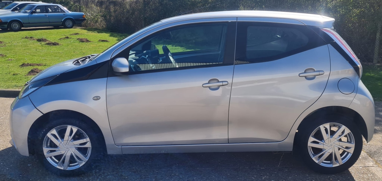 Used Toyota AYGO 2015 for sale - 76571405: Photo 10