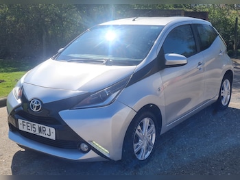 2015 (15) - 1.0 VVT-i X-Pression 5dr